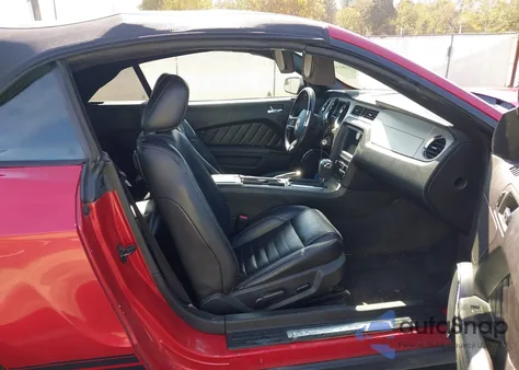 2011 Ford Mustang V6 Premium from USA, damaged, VIN 1ZVBP8EM0B5102786